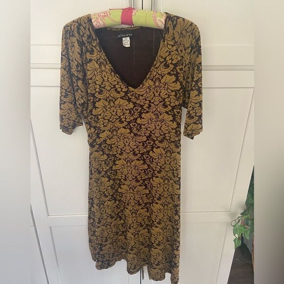ATHLETA Black Gold Brocade Print Dress Soft & Stretchy Medium 95% Viscose - Picture 1 of 10